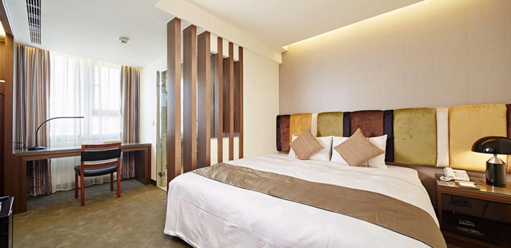 Hotel Sukimi Tainan Exterior photo